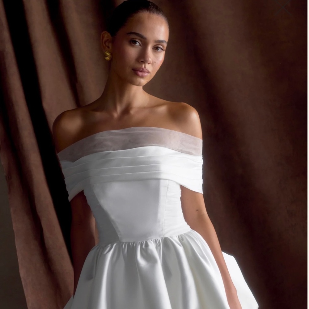 Meshki Lauretta Off Shoulder Mini